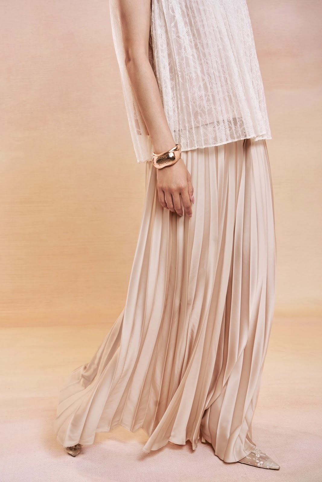Bow Back Lace Top and Pleated Maxi Skirt Set - Image 4
